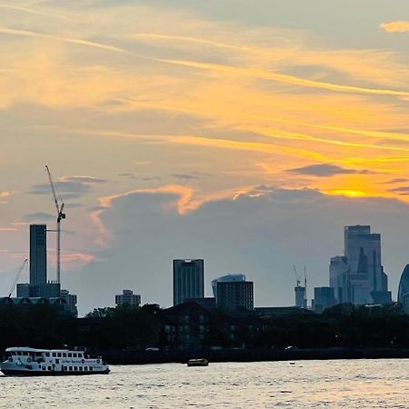 Riverside Premium Double Room Garden View E14 Londra Exterior foto