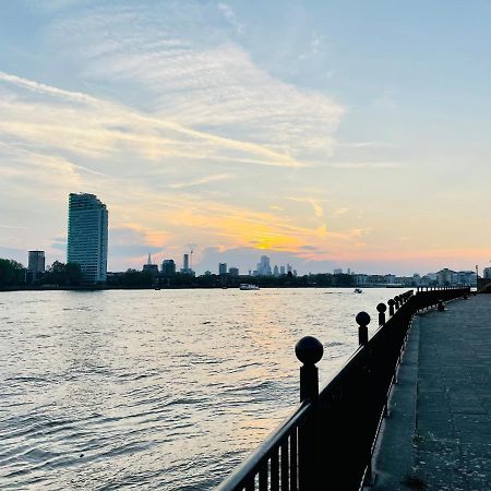 Riverside Premium Double Room Garden View E14 Londra Exterior foto