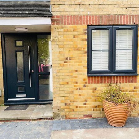 Riverside Premium Double Room Garden View E14 Londra Exterior foto