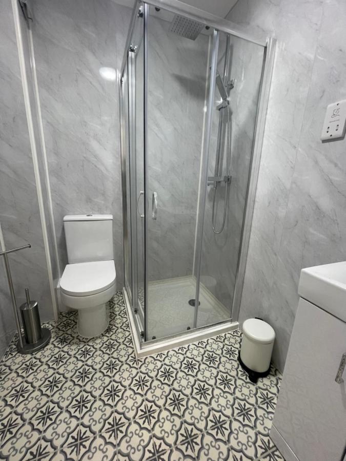 Riverside Premium Double Room Garden View E14 Londra Exterior foto