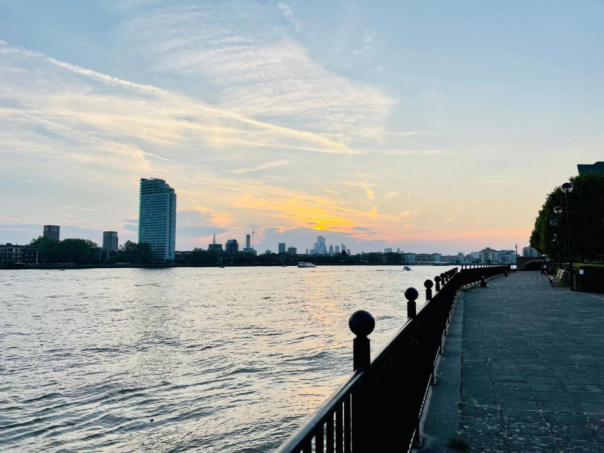 Riverside Premium Double Room Garden View E14 Londra Exterior foto